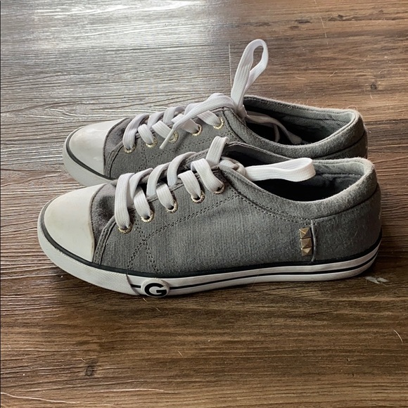 Too small - Picture 2 of 4